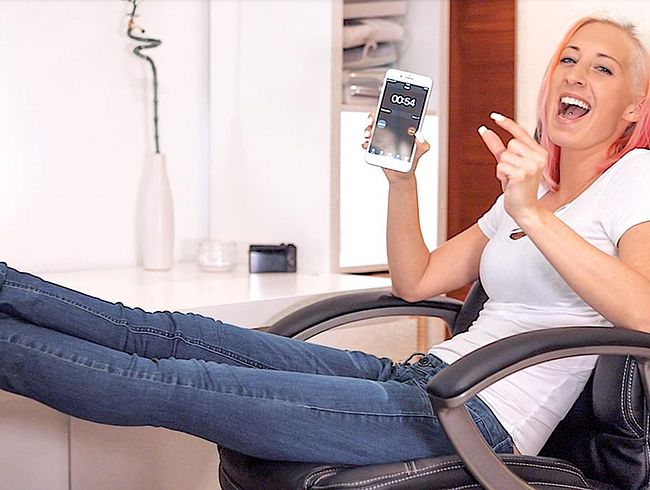 Leonie pur Porno Video: Ich gebe dir genau 2 Minuten