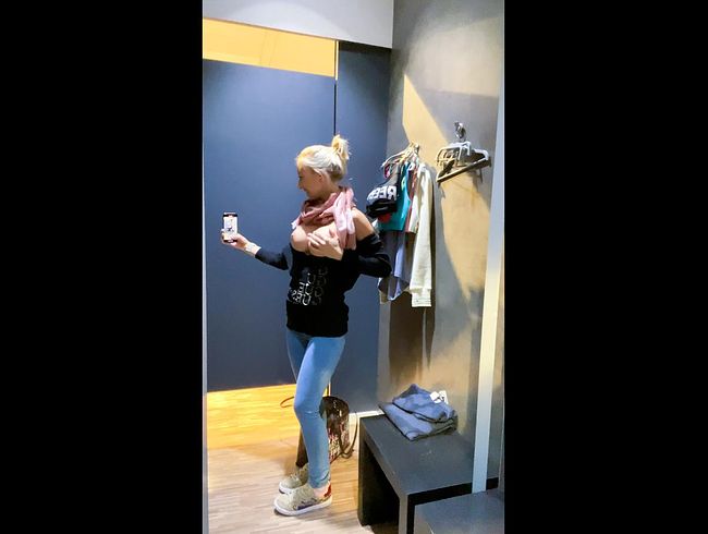 Leonie pur Porno Video: Ich hab's mir beim Shoppen in der Umkleidekabine bes**gt!
