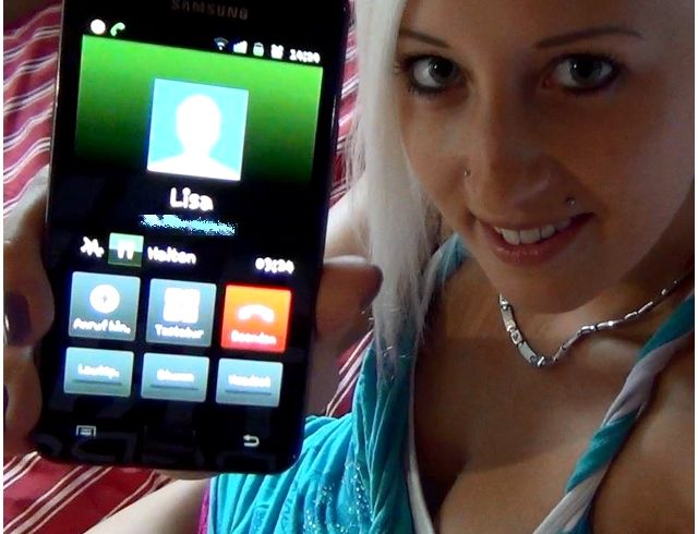 Leonie pur Porno Video: Krass! cream**e mit Freundin am Telefon!!
