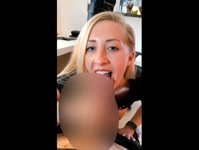 Leonie pur Porno Video: Quicky mit Kollegen im Büro & all sein sper*a geschl**kt