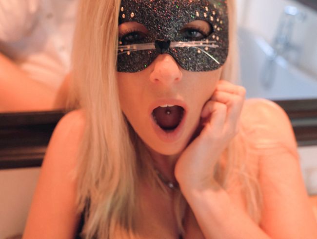 Leonie pur Porno Video: Verrücktes s*x-BlindDate beim Maskenball! POV s*x