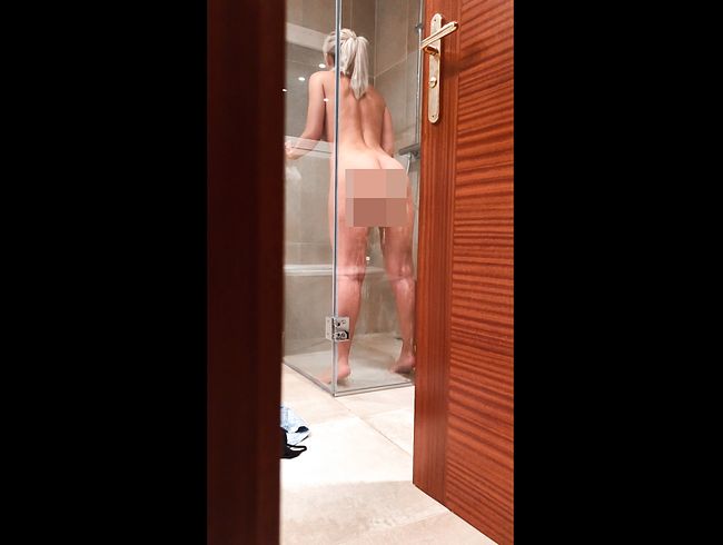 Leonie pur Porno Video: Was zur Hölle!! per***ser filmt mich heimlich unter der Hoteldusche